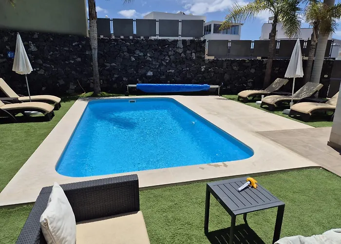 Luxe Detached Julia Tenerife Вілла Адехе